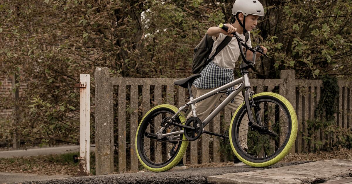 Bicicletă BMX Wipe 520 20 inch