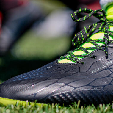 conseils-comment-choisir-des-chaussures-de-rugby-Offload-R100