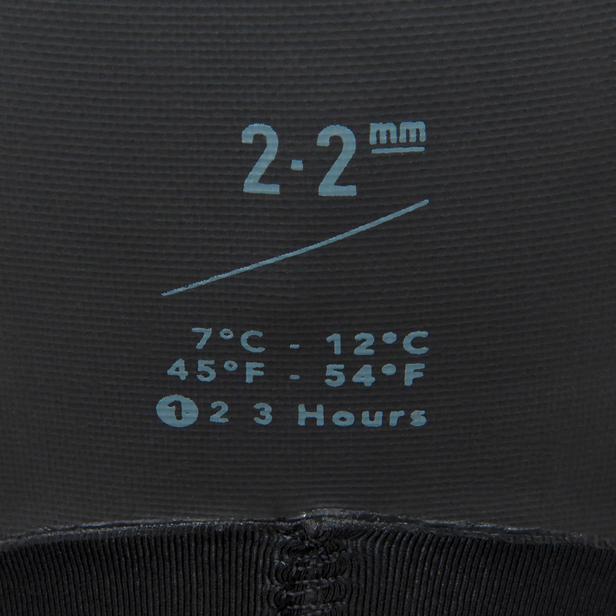 mm  mm Top in neoprene 1 con cuffietta da surf integrata 2