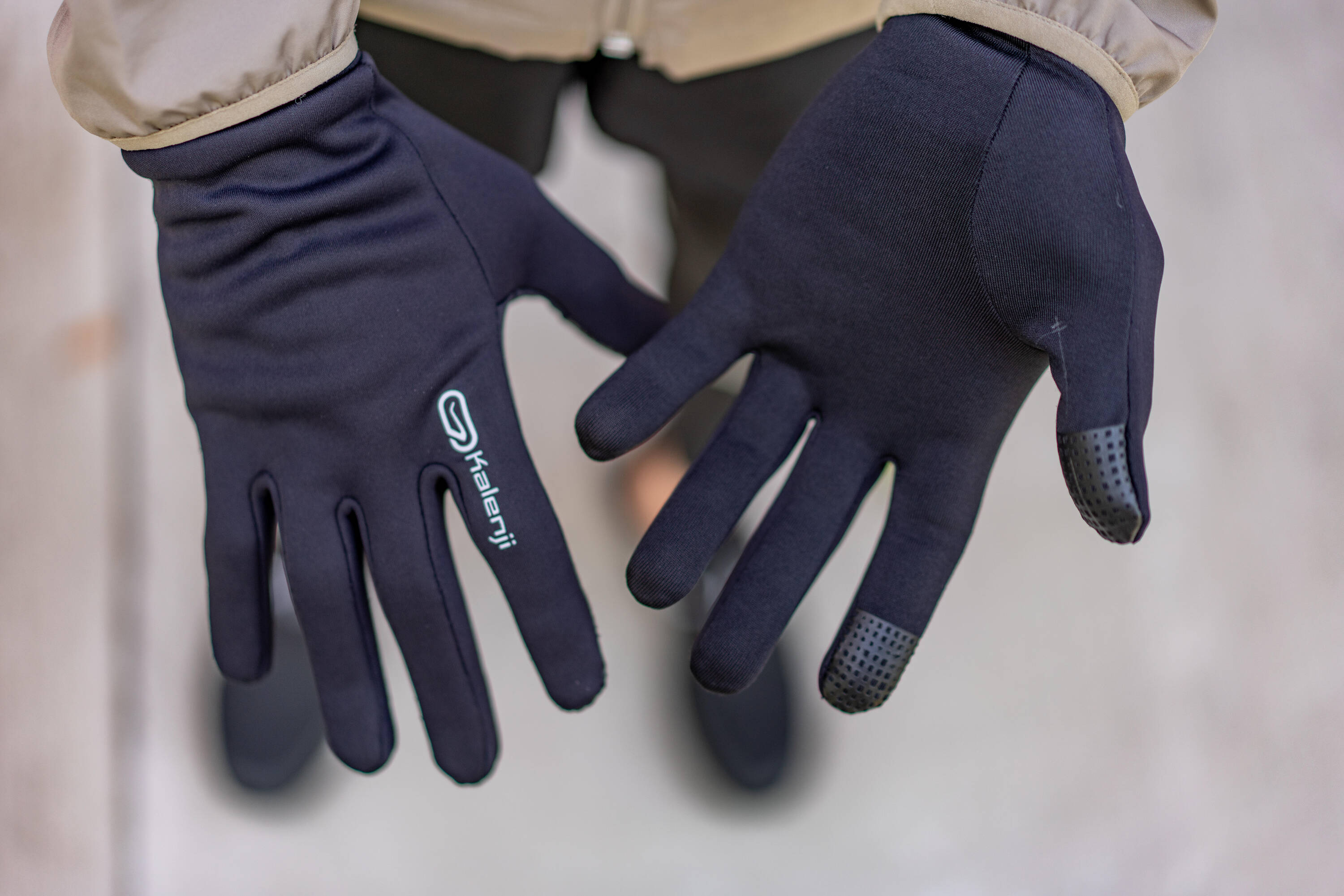 TACTILE RUNNING GLOVES - BLACK -  2