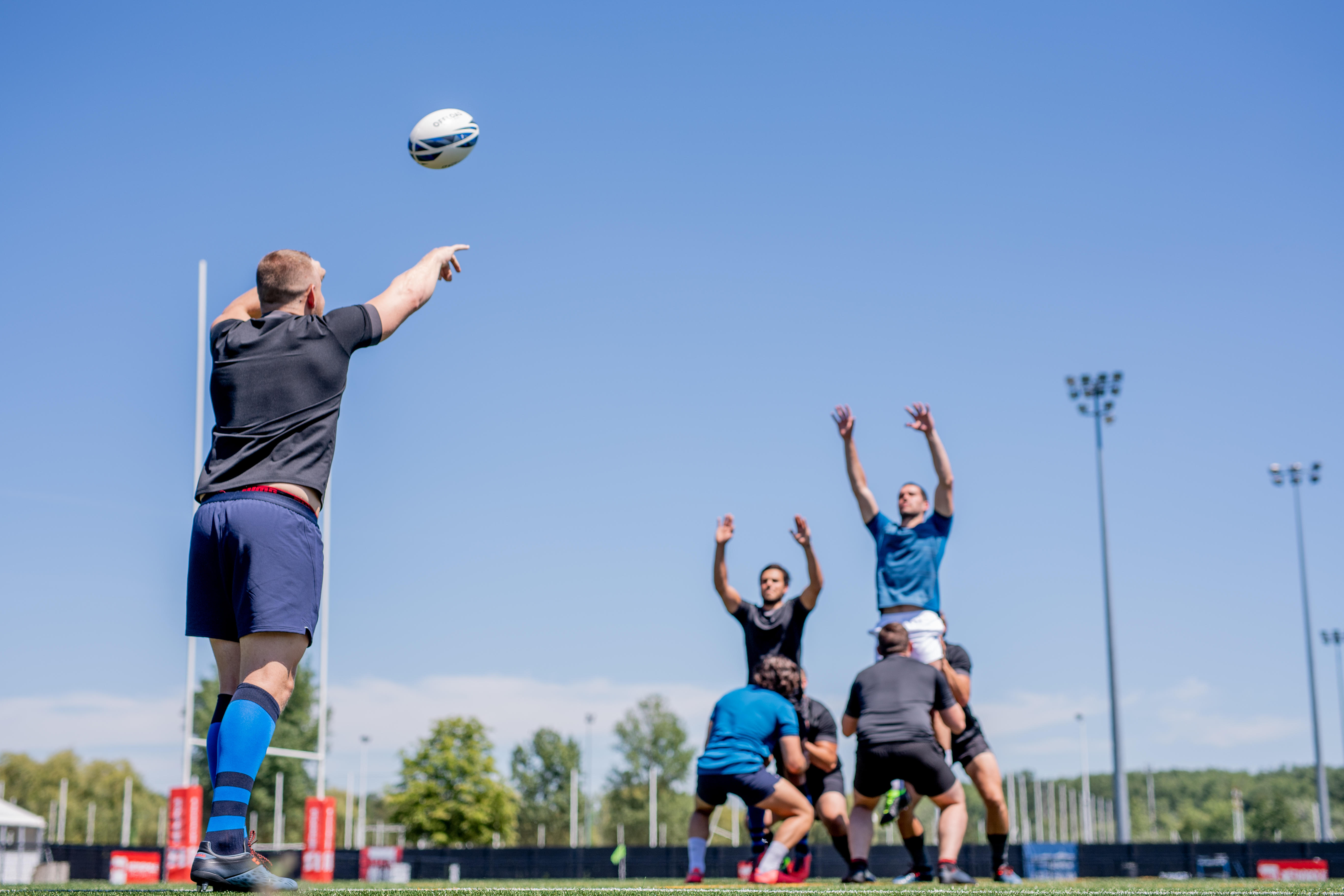 R500 rugby match ball size 5 - OFFLOAD