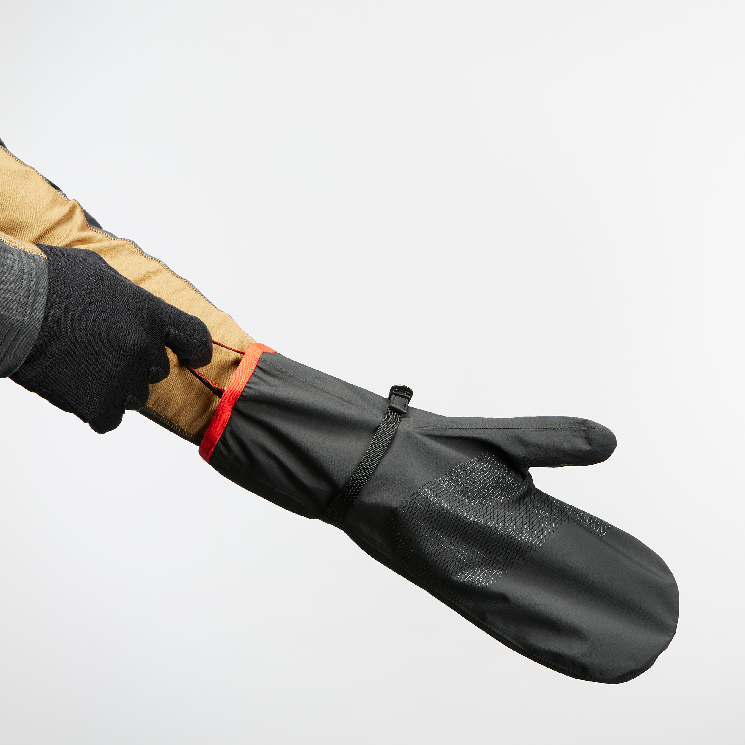 Couvre-gants de randonnée imperméables - MT500 noir - FORCLAZ