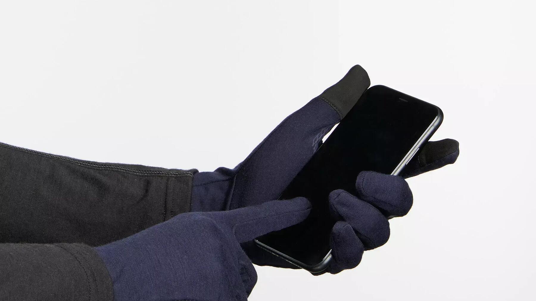 Cum să alegi mănușile potrivite pentru drumețiile de iarnă?