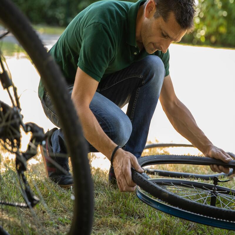 Réparer un pneu ou une roue de vélo
