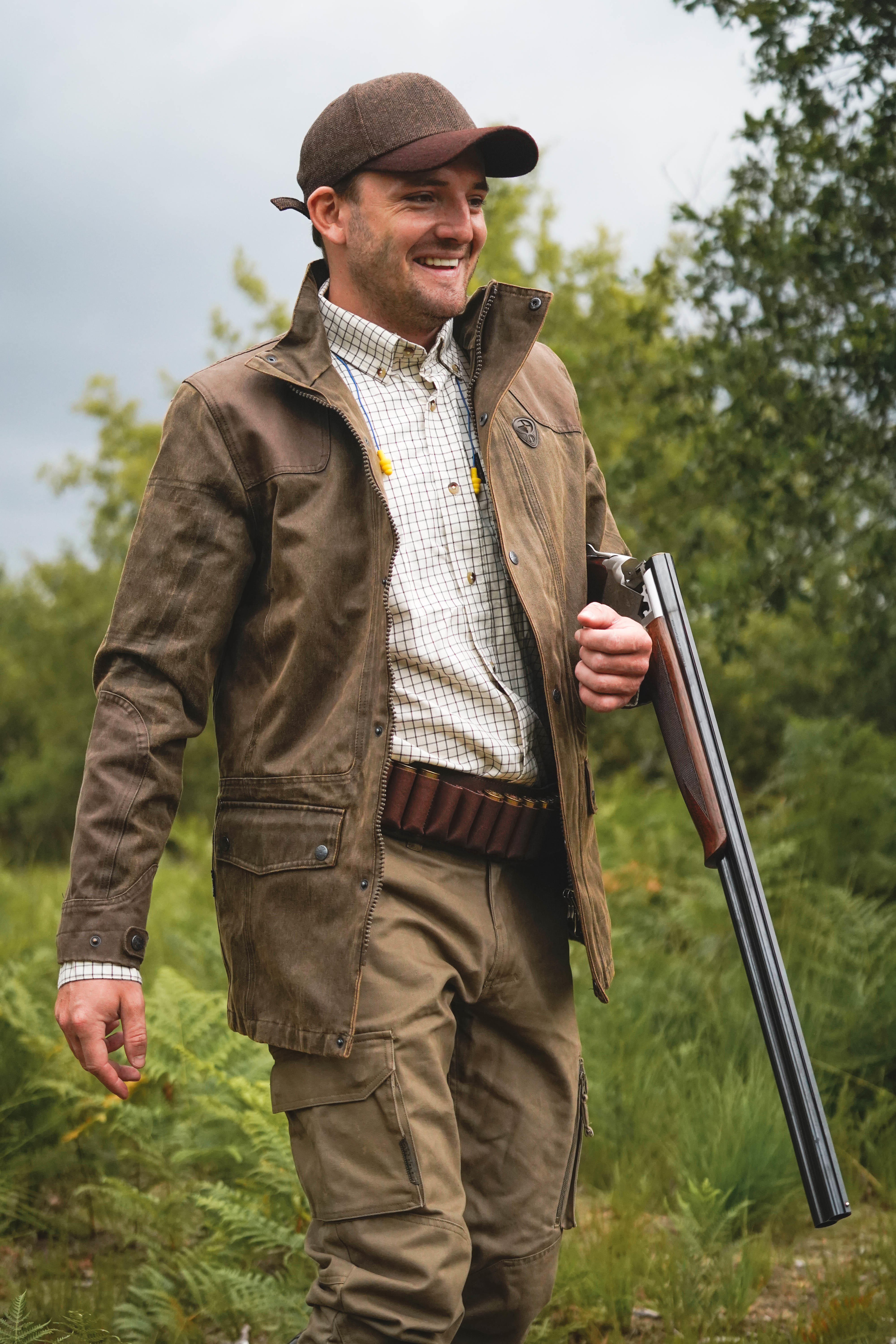 Habits de chasse homme sale