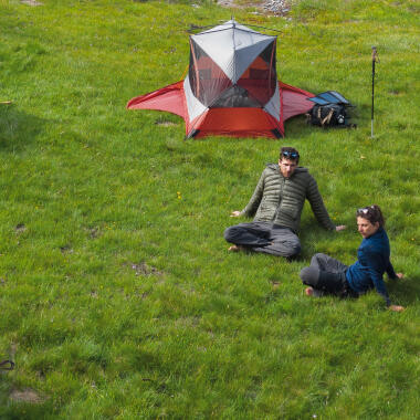 Comment vérifier que sa tente est en bon état avant de partir camper ?