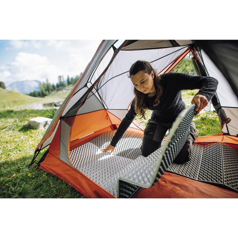 Insulating trekking foam mattress TREK 100 folding - Grey