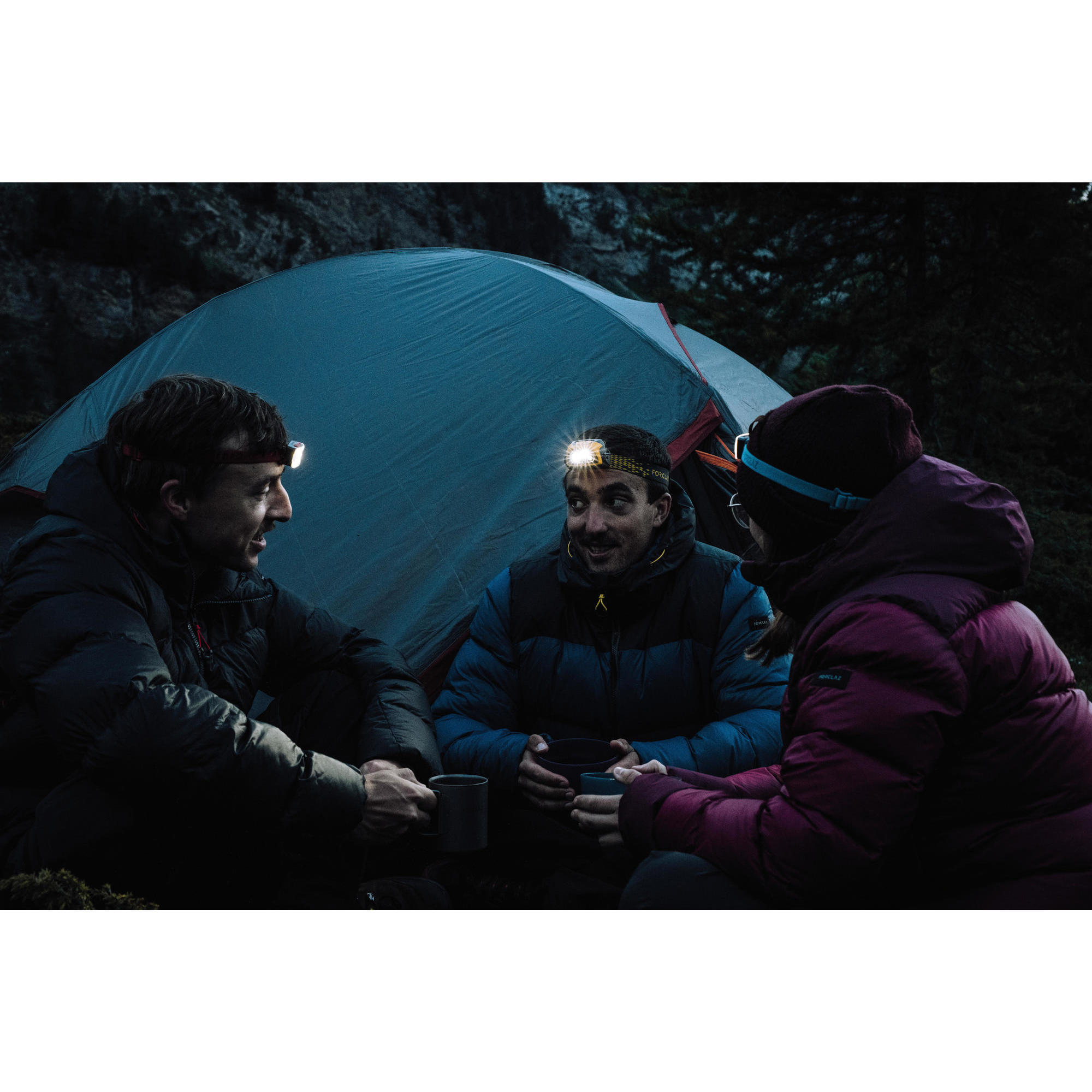 Doudoune de trek montagne trek 900 duvet noir homme forclaz sale