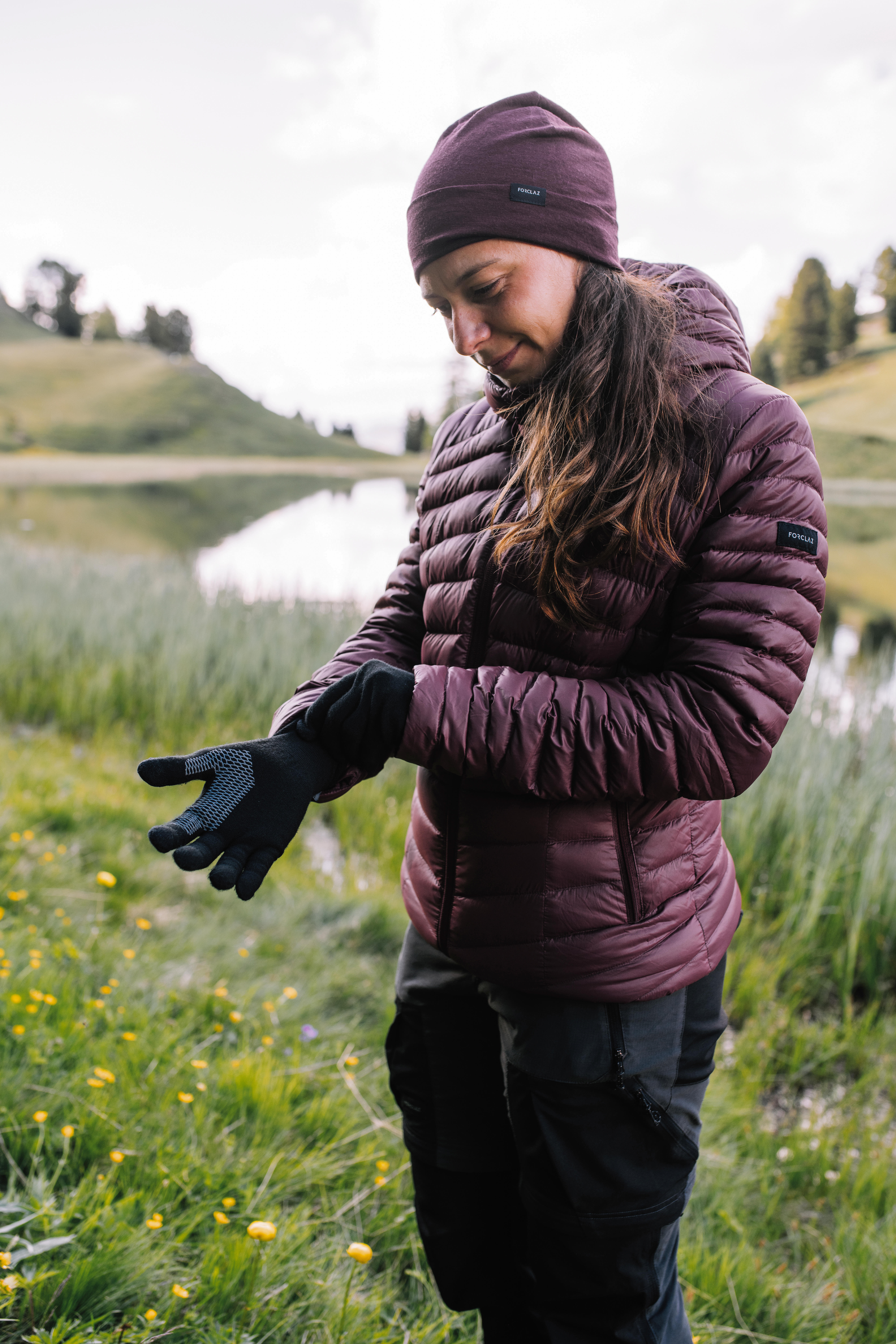 Buy Women s Trekking Down Feather Jacket 5 C Ultra Light And Compact Online Decathlon