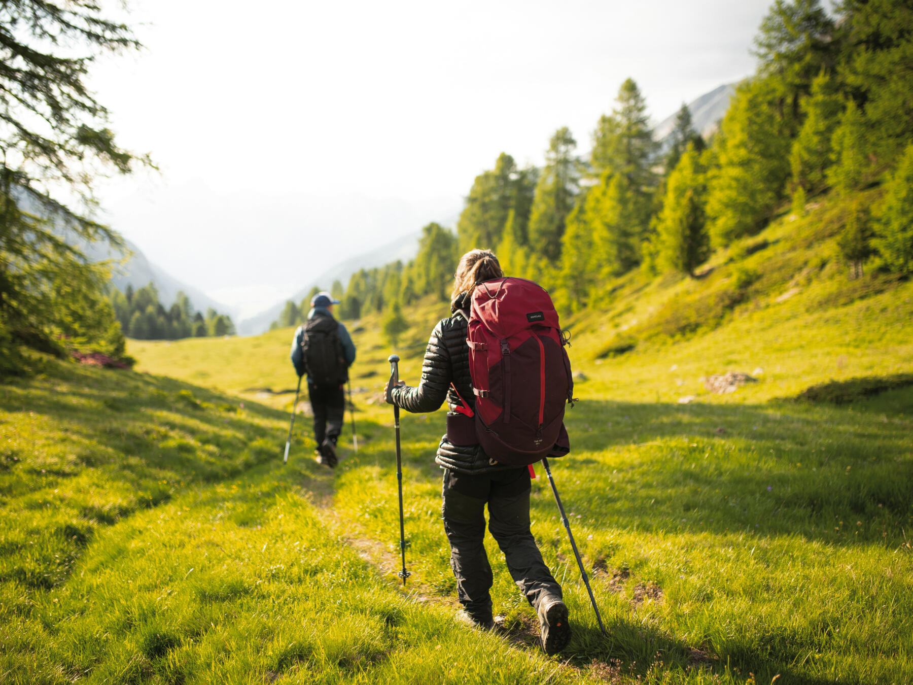 CUM SĂ ÎȚI PREGĂTEȘTI EFICIENT RUCSACUL PENTRU TREKKING?