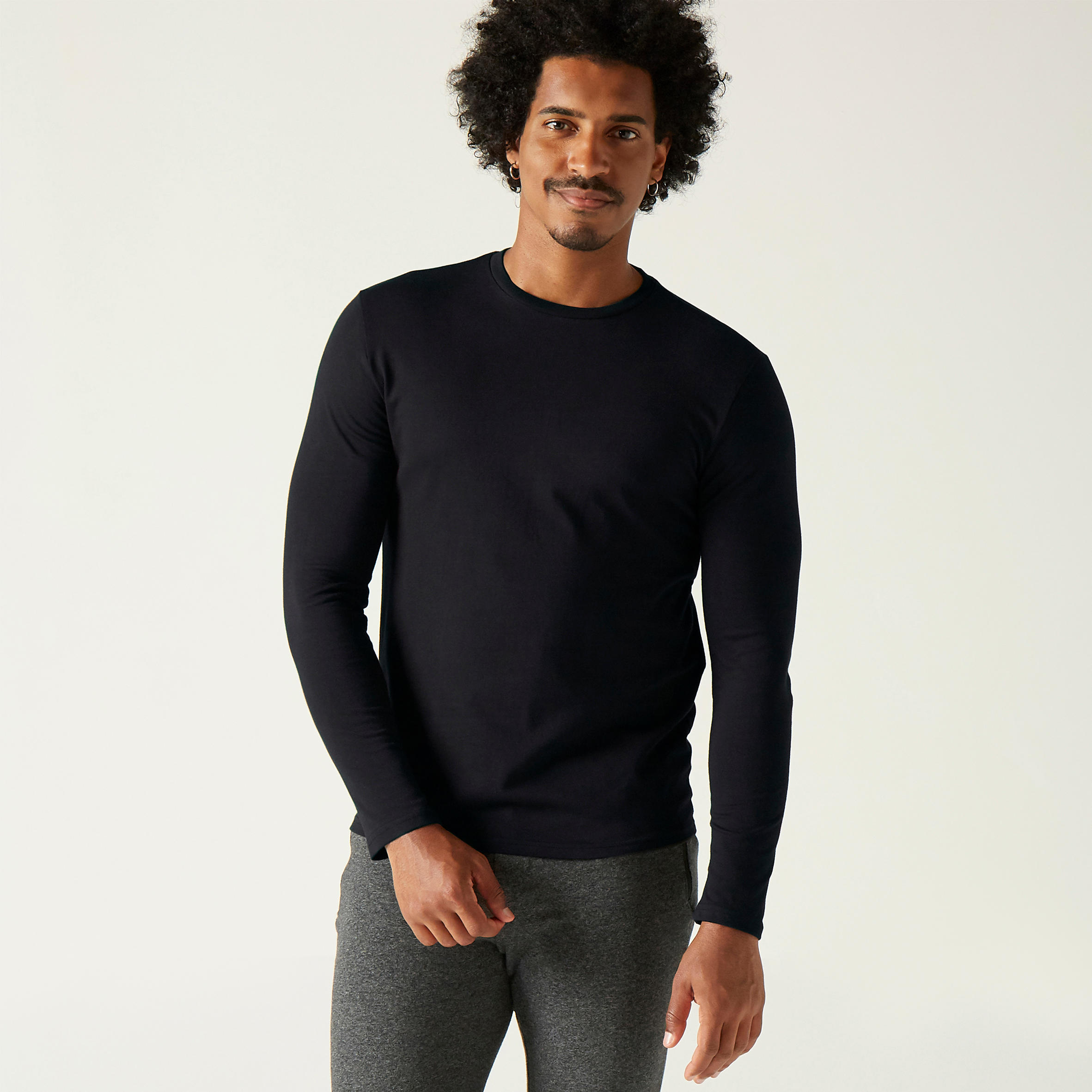 Men's Long-Sleeved Straight-Cut Crew Neck Cotton Fitness T-Shirt 100 - Black 1/6