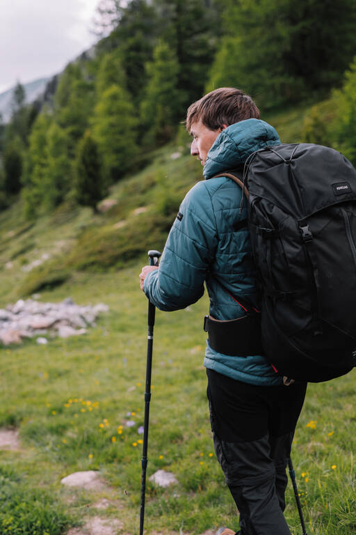 Ransel trekking gunung pria | TREK 100 Easyfit 50 L - hitam