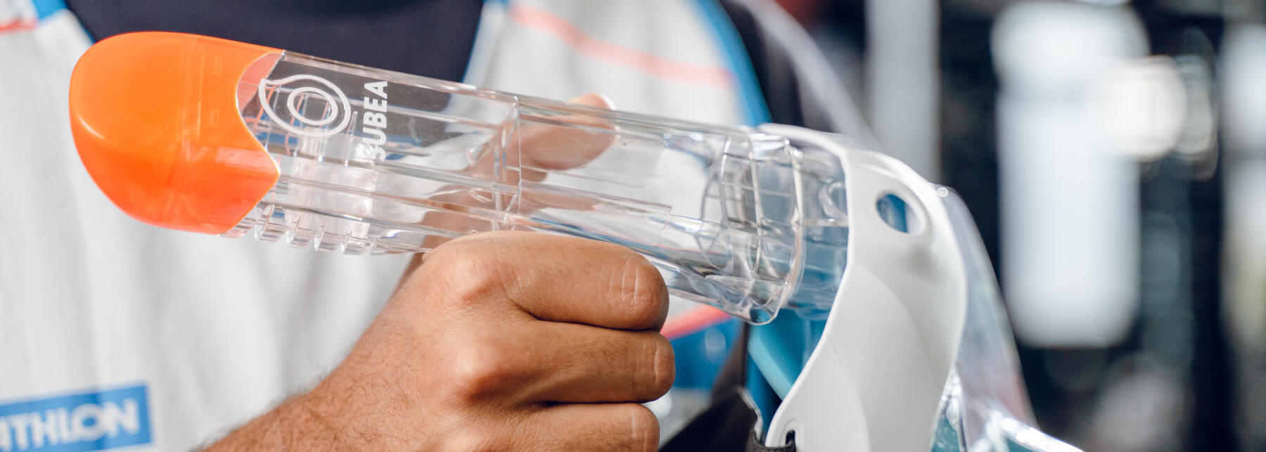 Como se repara a máscara de snorkeling Easybreath?