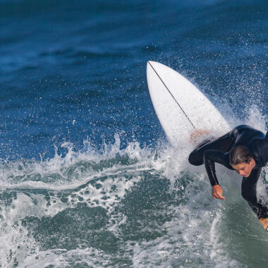 Comment choisir une combinaison de surf ?