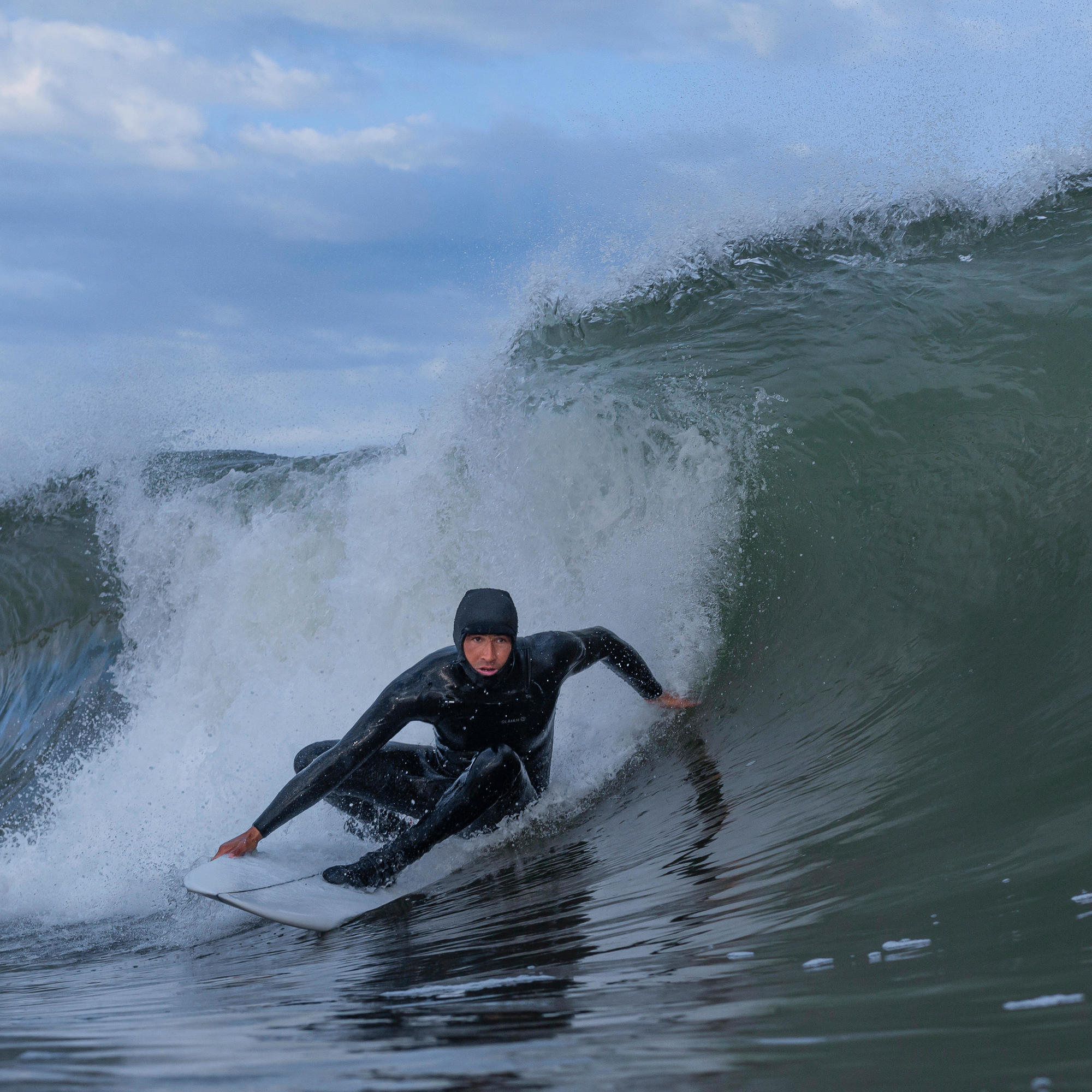 Surf Wetsuit 900 Neoprene 5/4 mm Men's hood.