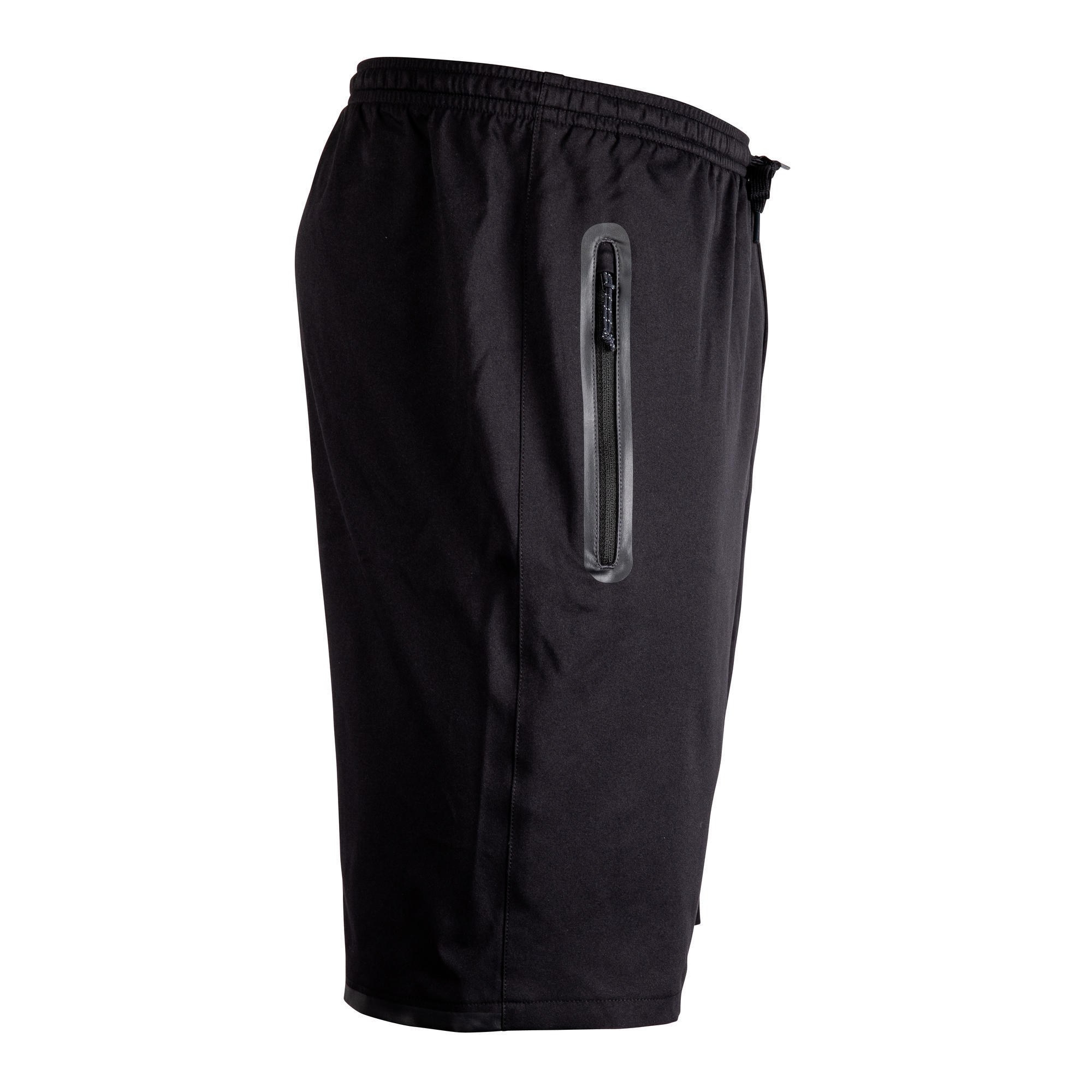 Short de foot avec poche sale