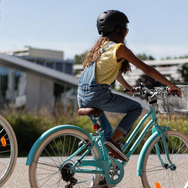 Wie bringst du deinem Kind das Fahrradfahren am besten bei? Alles Wissenwerte erfährst du hier!