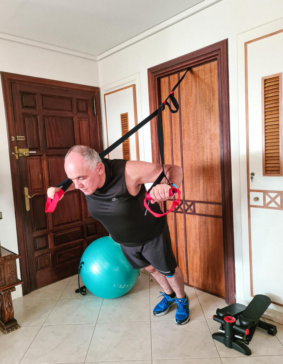 Workout with the suspension trainer and doors. 