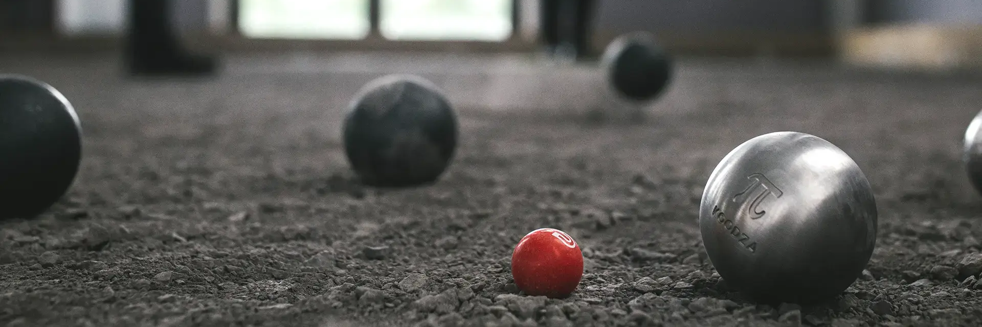 COMMENT ENTRETENIR DES BOULES DE PÉTANQUE ?