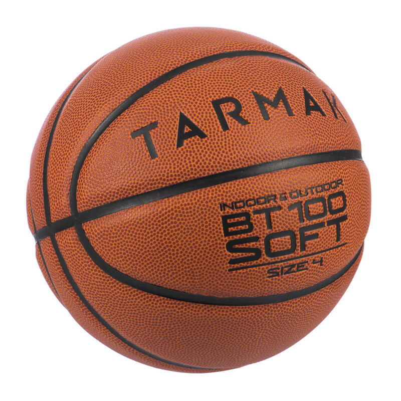 Ballon de basket BT100 taille 4 orange pour enfant jusqu'à 6 ans pour débuter.