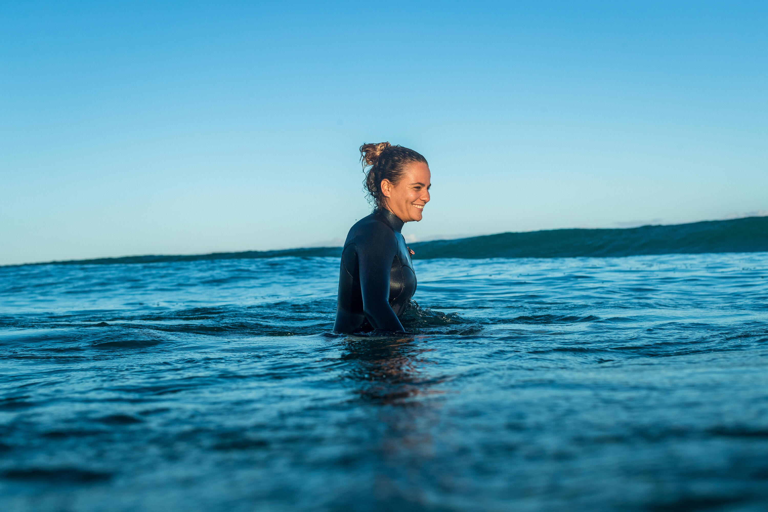 COMBINAISON DE SURF NÉOPRÈNE 3/2 MM 900 FEMME BLEU MARINE 8/12
