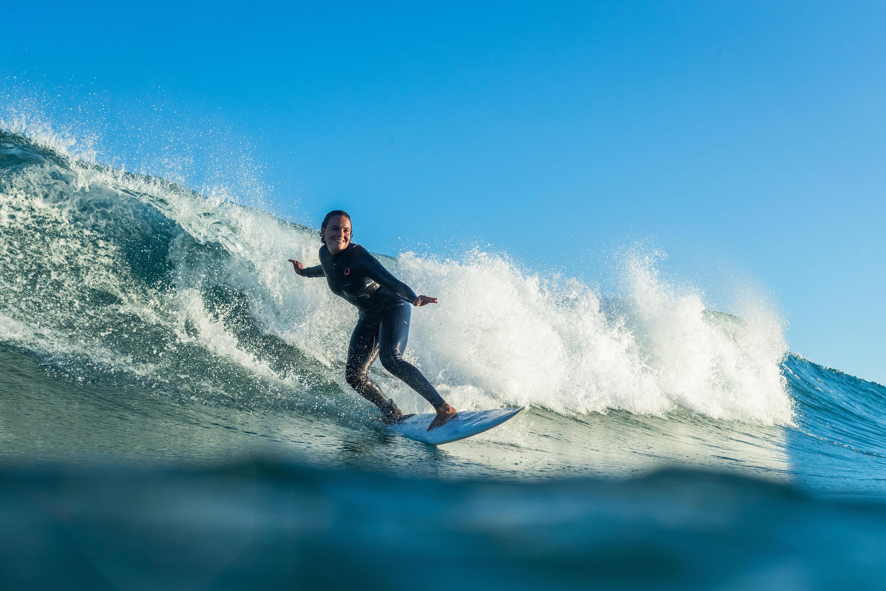 COMBINAISON DE SURF NÉOPRÈNE 3/2 MM 900 FEMME BLEU MARINE 5/12
