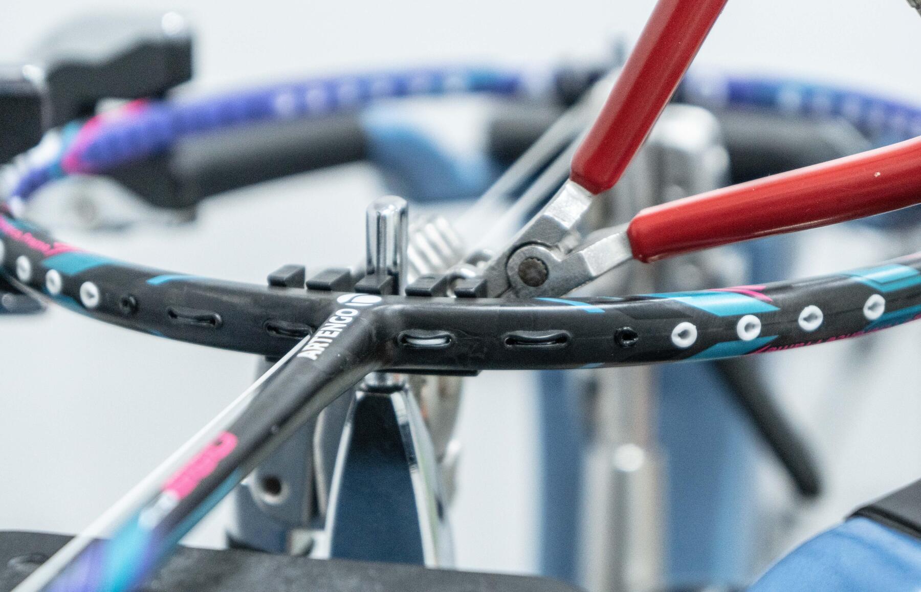 How to Choose a Badminton Racket?