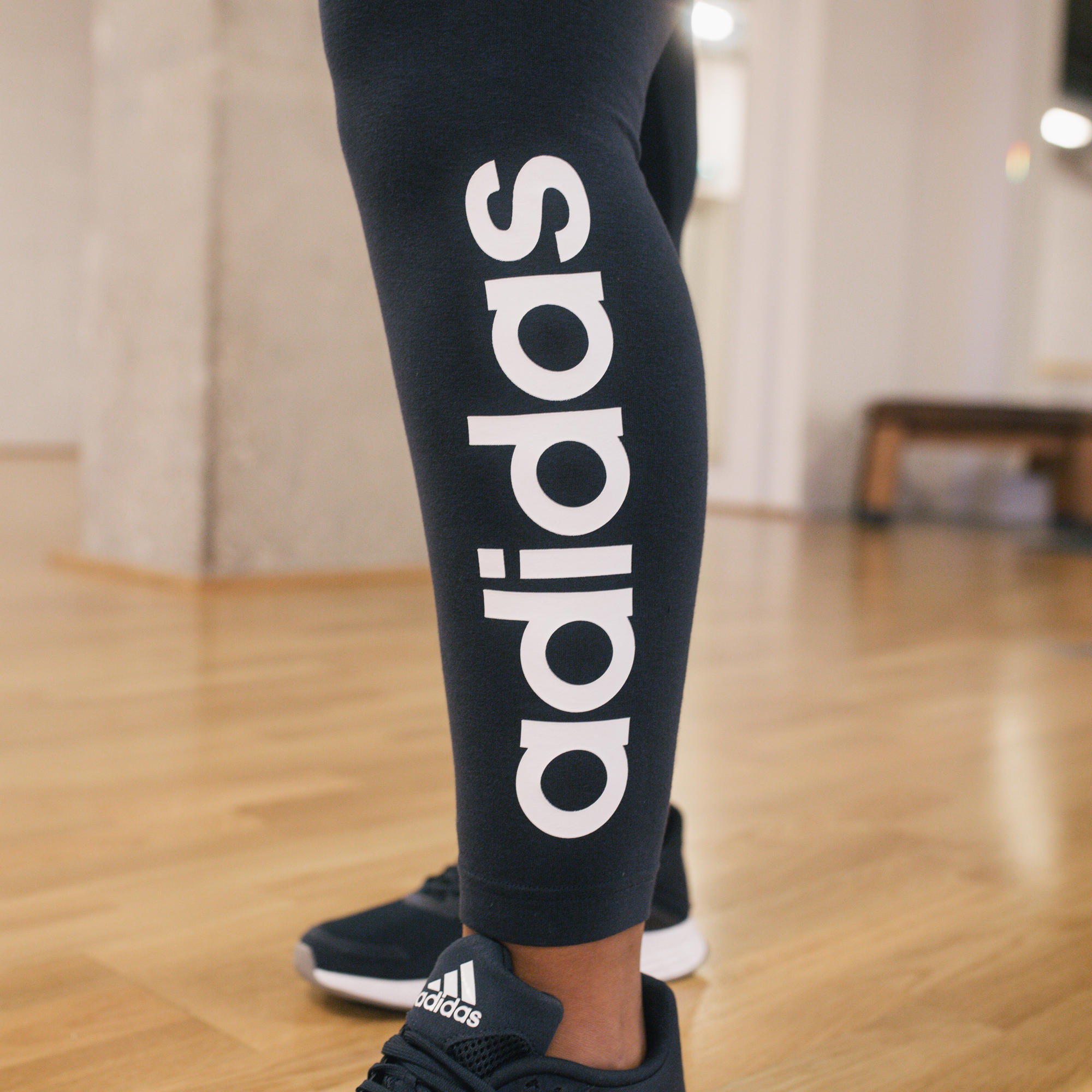 Leggings Adidas Mulher Azul marinho com logótipo 7/9
