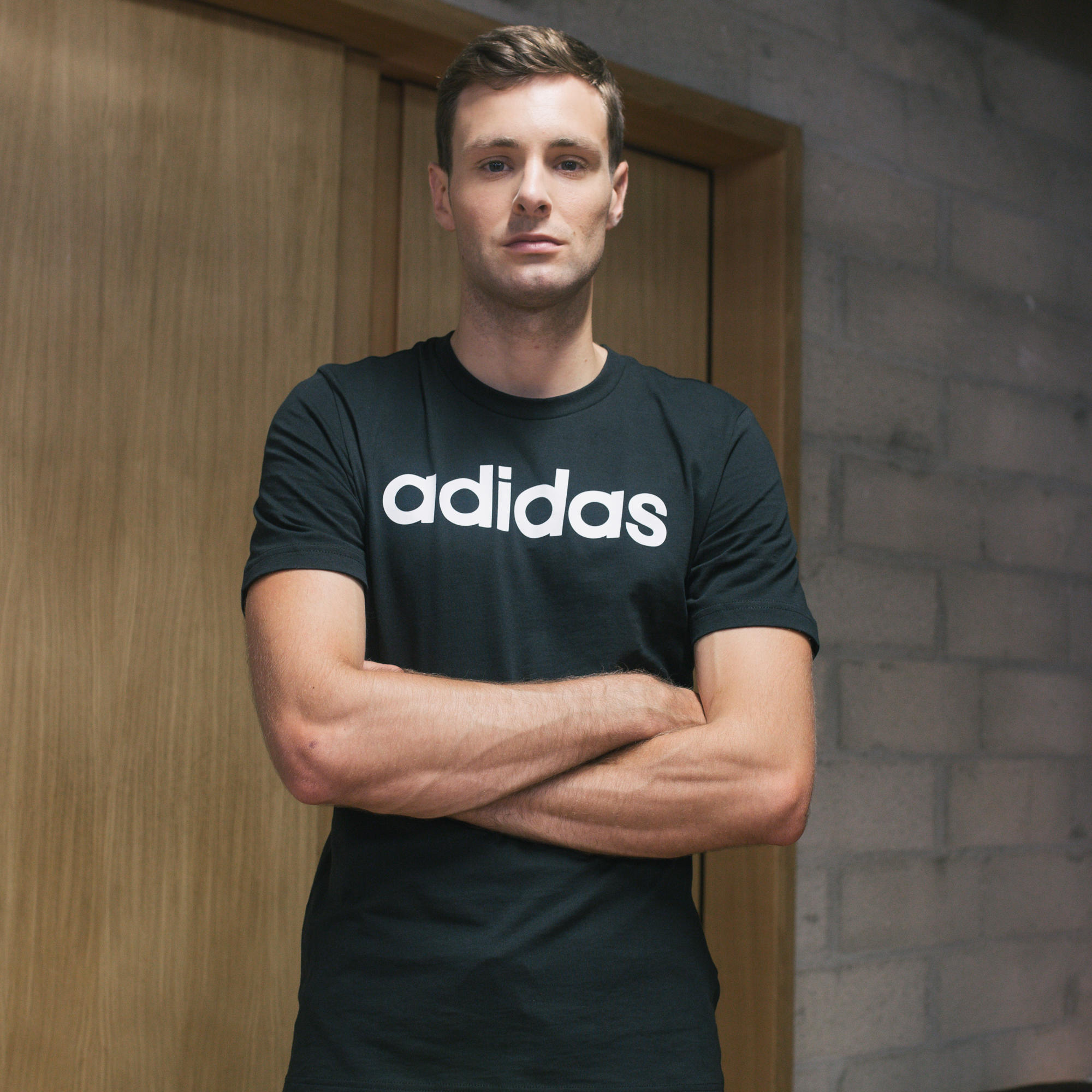 T-shirt Adidas regular uomo LINEAR nera con stampa ADIDAS | DECATHLON