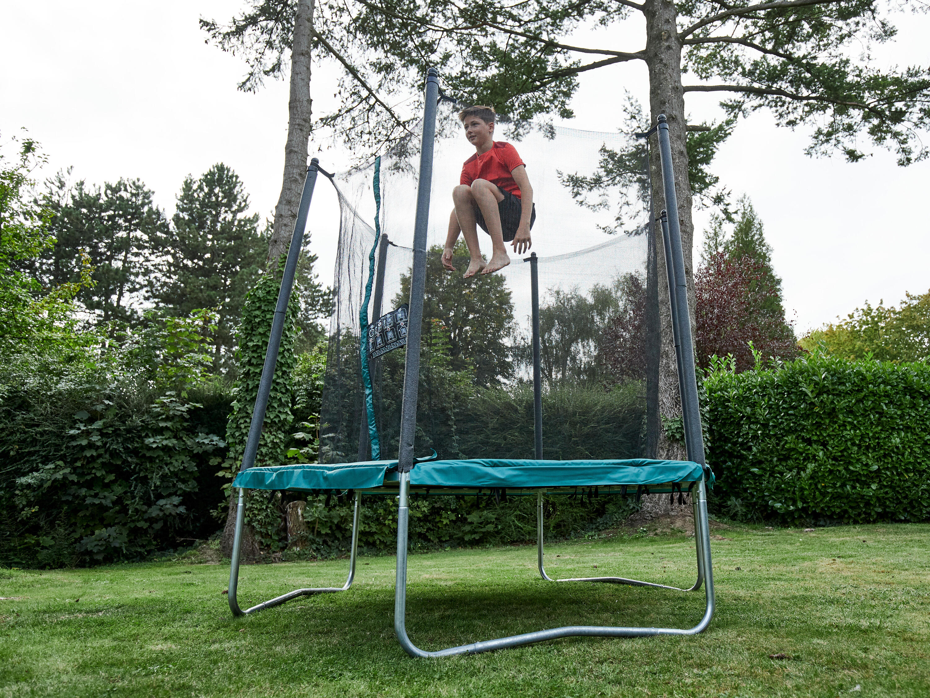 Hexagonal Trampoline with Safety Net 240 12/17