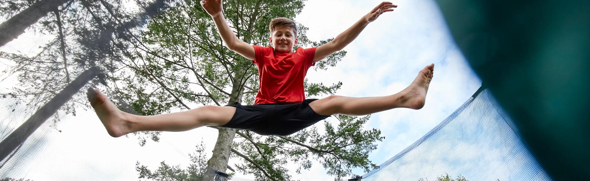 Trampoline : comment l’entretenir à l’arrivée des beaux jours ?