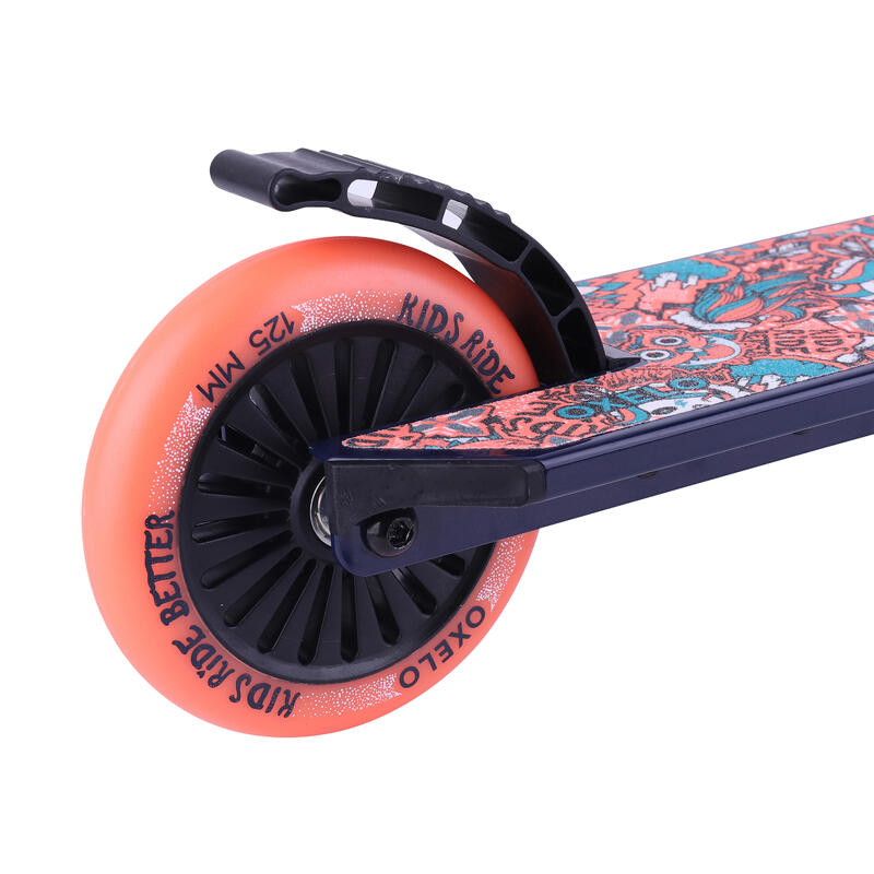 Mid 5 Kid Scooter (Flashing Wheel) - Black