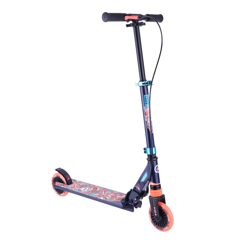 Mid 5 Kid Scooter (Flashing Wheel) - Black