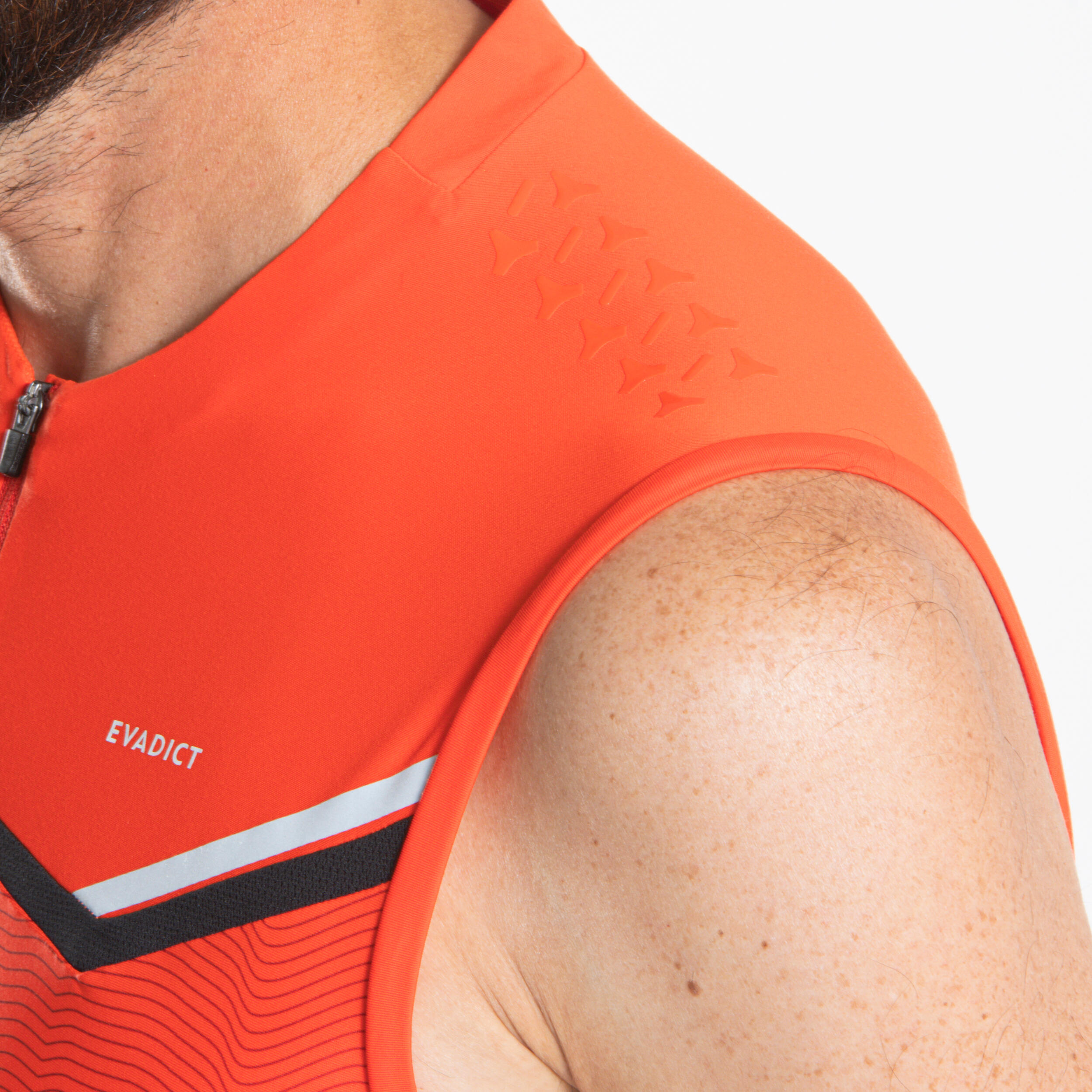MEN'S TRAIL RUNNING SLEEVELESS ZIP TOP - RED 2/13