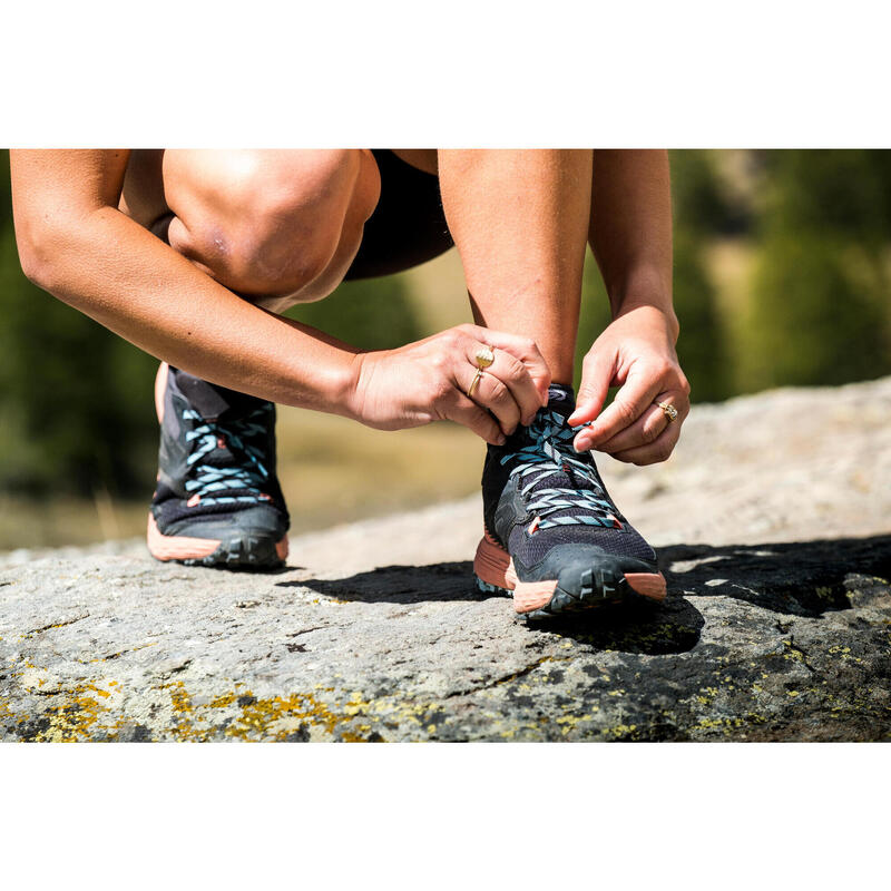 CHAUSSURES TRAIL RUNNING POUR FEMME TR2 NOIR ROSE BLEU