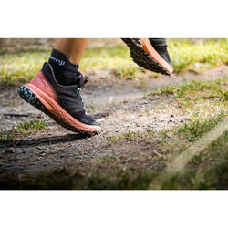 La zapatilla de trail running para mujer que arrasa en Decathlon