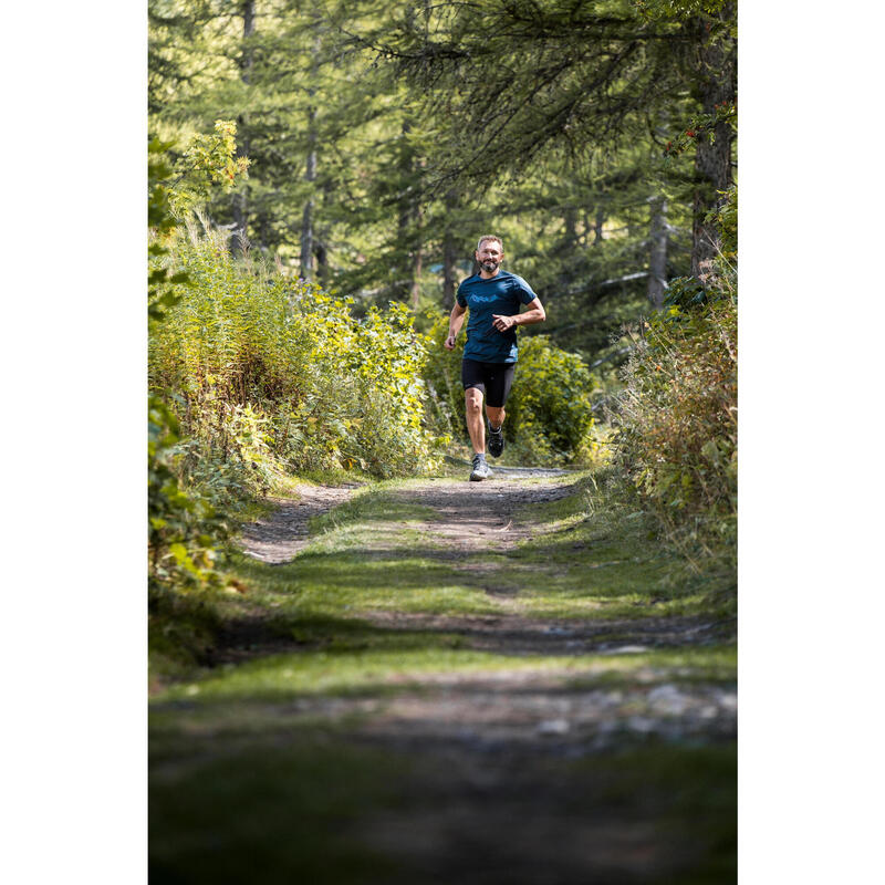 CALÇÕES JUSTOS DE TRAIL RUNNING EMBOSS HOMEM PRETO BRONZE