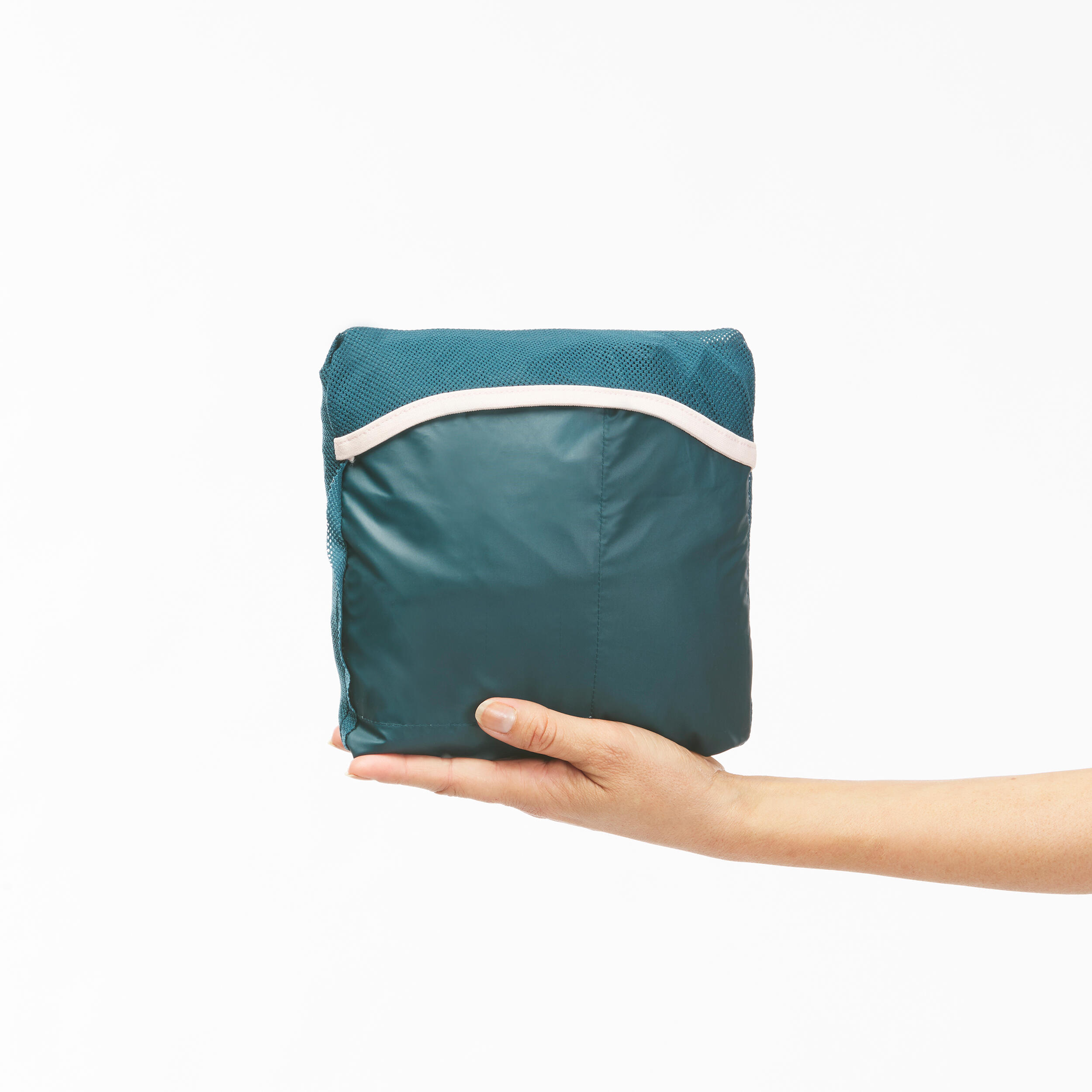 QUECHUA Dámska dlhá nepremokavá bunda Raincut Long na turistiku L · záber 8