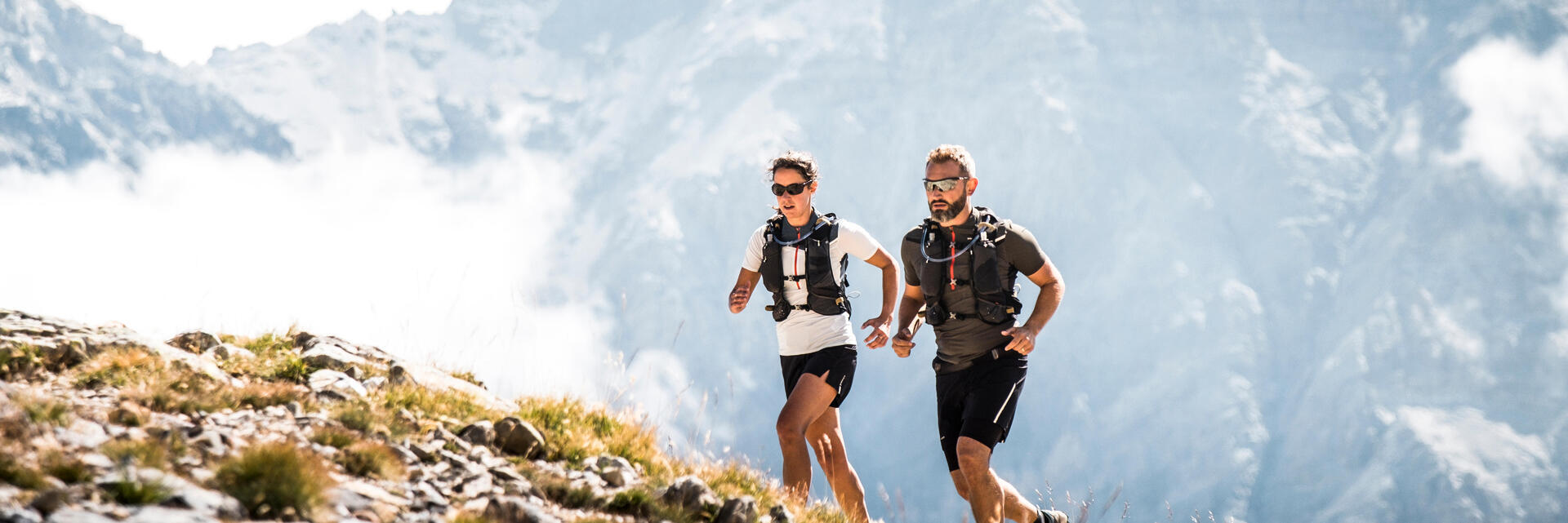 Fare manutenzione e pulire le borracce per lo sport in plastica