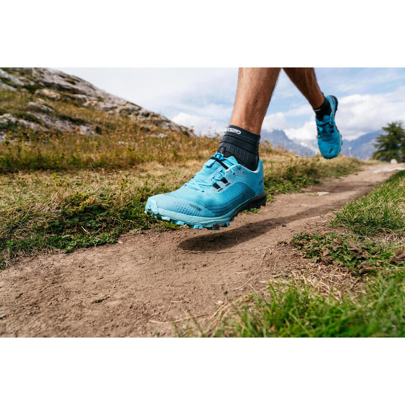 MEN'S TRAIL RUNNING SHOES - EVADICT RACE LIGHT - SKY BLUE AND BLACK