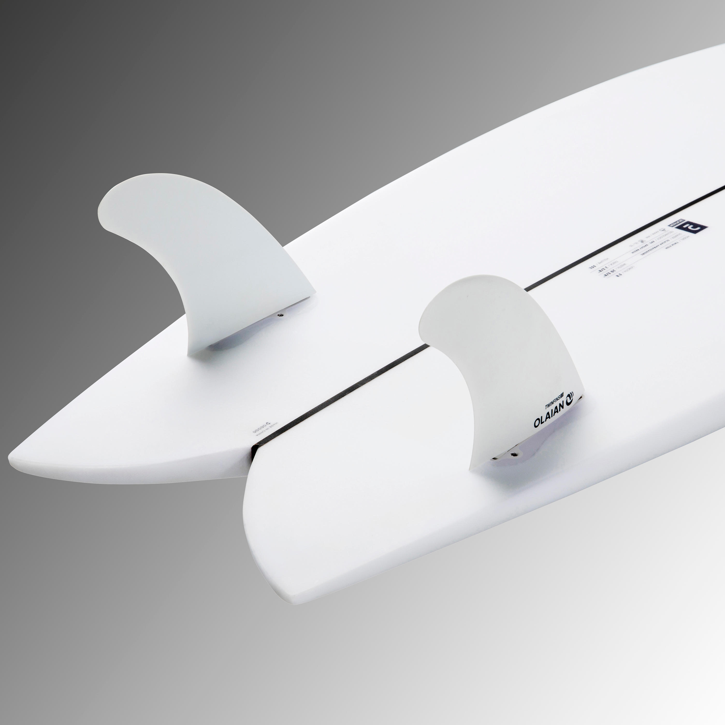 Surfboard 900 Fish 5'8 35 l . Geleverd met 2 twin-vinnen. 11/14