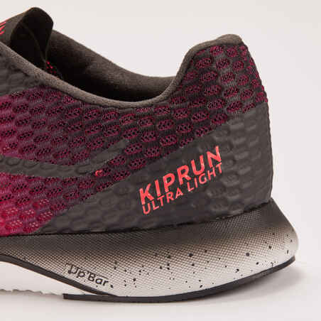 حذاء جري للرجال - Kiprun Ultralight أسود/ بينك