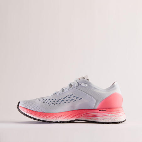 Кросівки жіночі Kiprun KS Light для бігу світло-сірі/рожеві