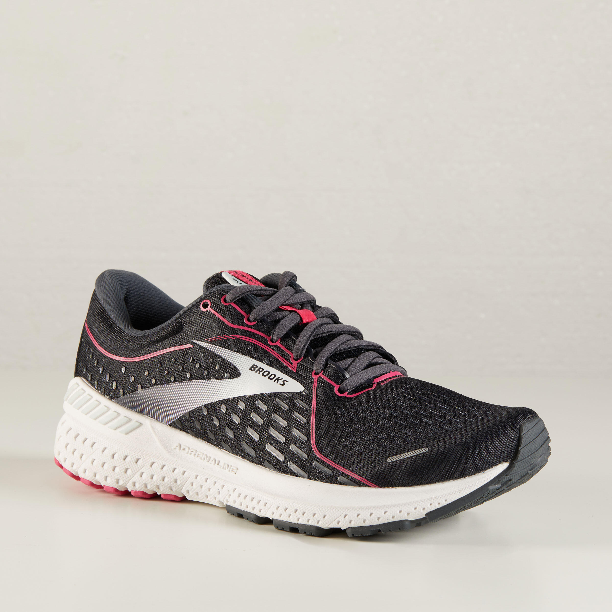 pink and black brooks