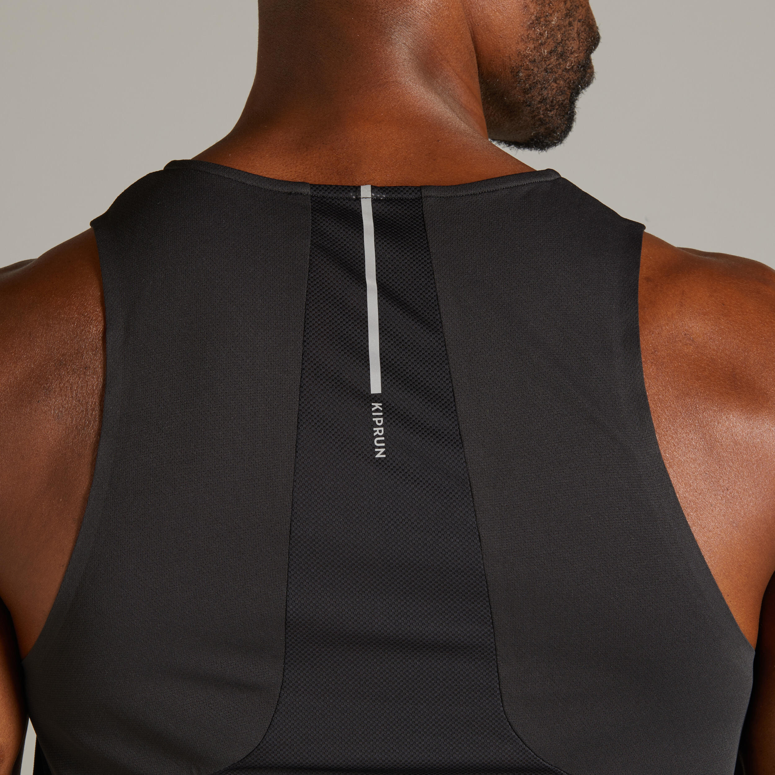 KIPRUN MEN'S BREATHABLE RUNNING TANK TOP LIGHT - BLACK 6/12