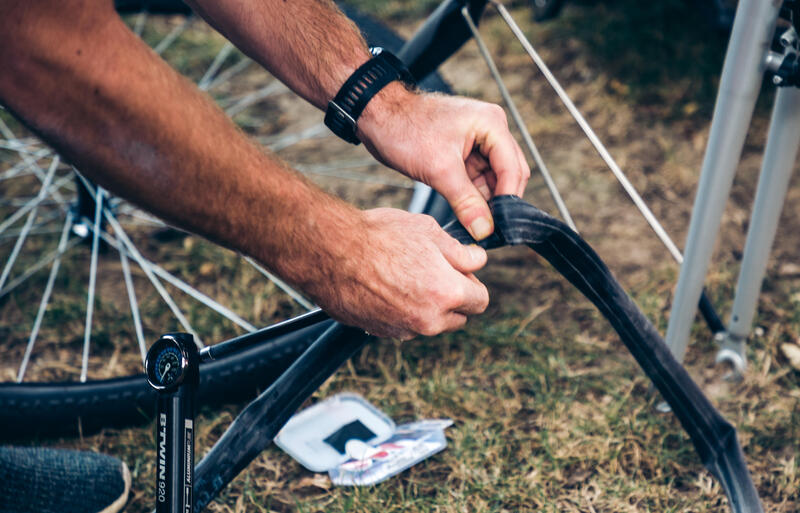 Hoe herstel ik een lekke fietsband?