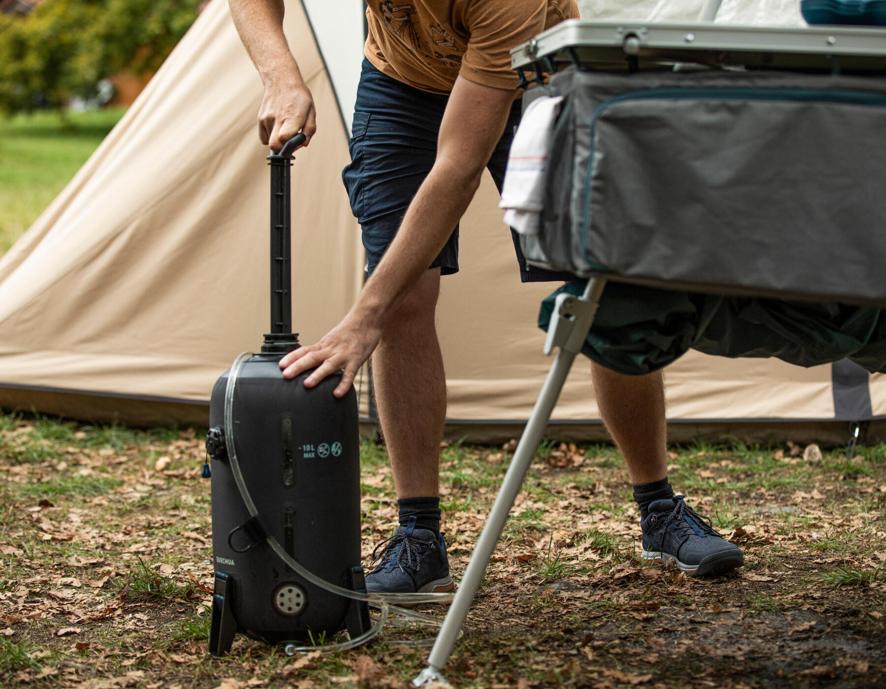 Decathlon shower tent hotsell
