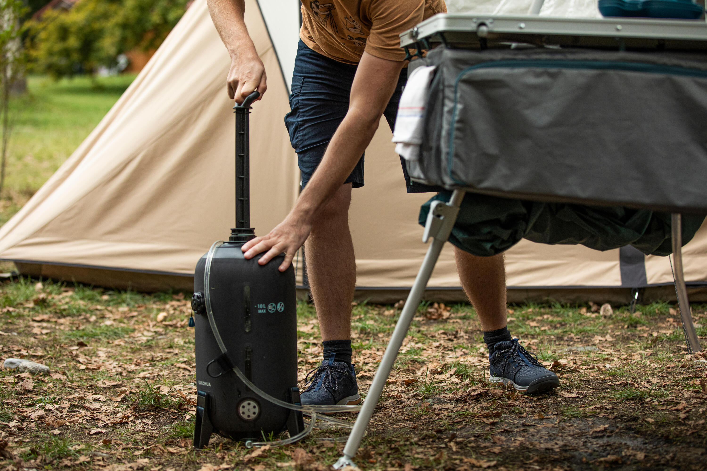 DOUCHE PRESSION SOLAIRE POUR LE CAMPING - 10 LITRES 5/10