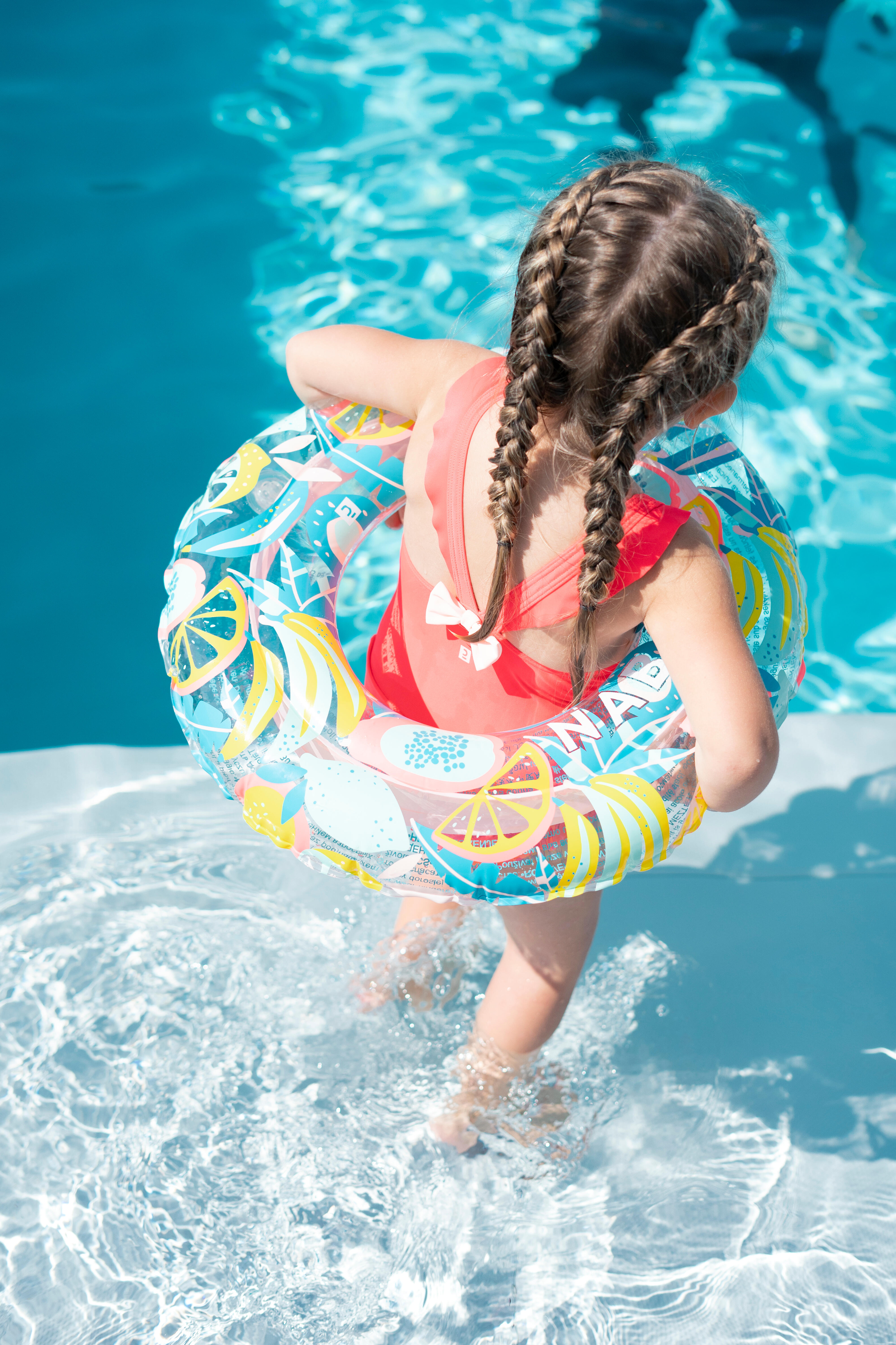 Maillot de bain 1 pi ce b b fille jupette rouge Decathlon