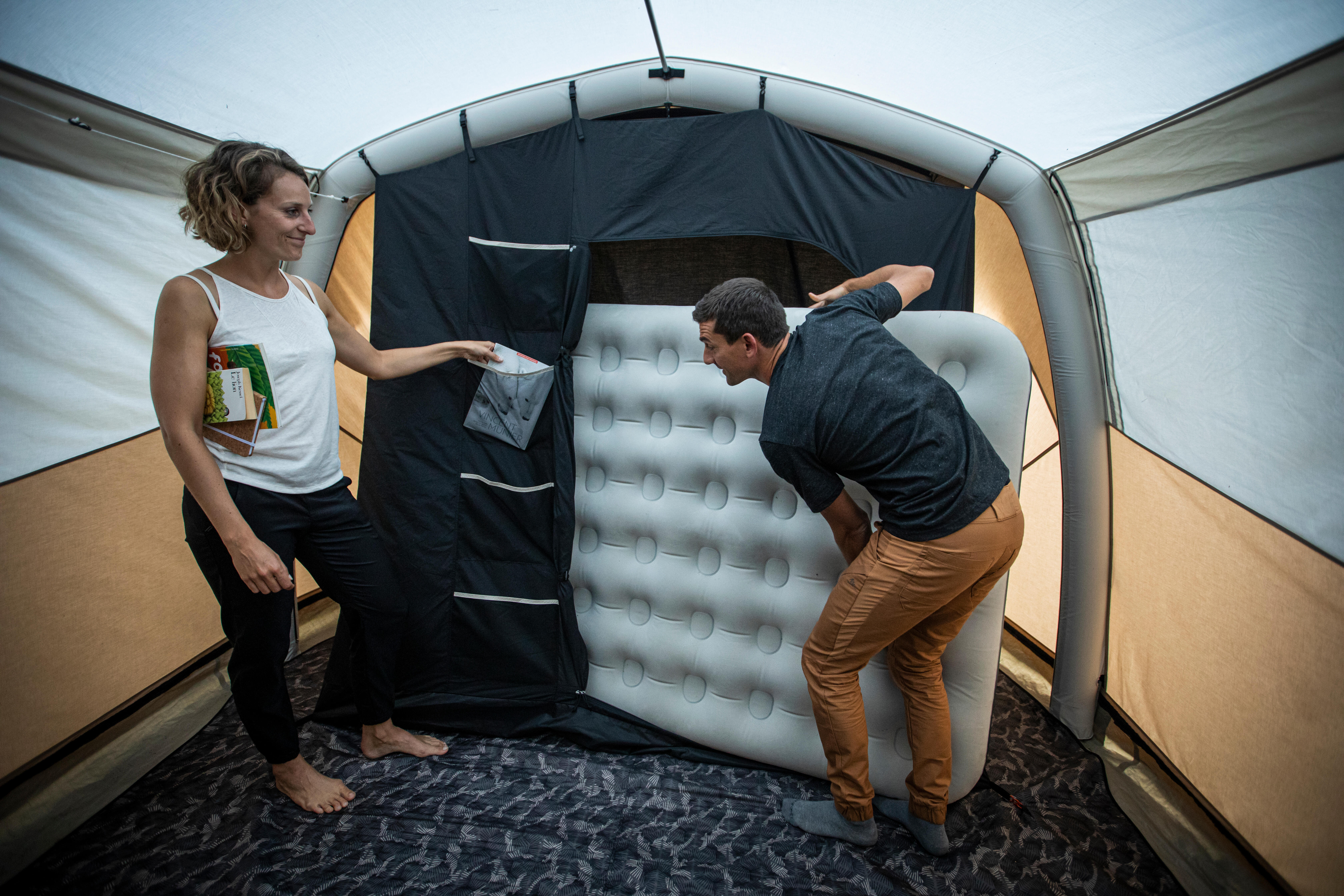 Matelas gonflable de camping pour 2 personnes – Air Basic - Beige